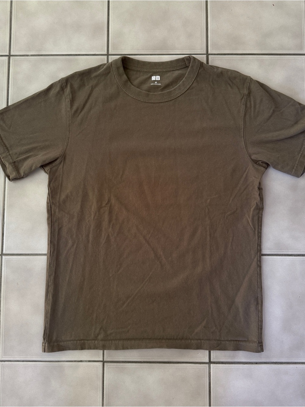 UNIQLO Men's Crew Neck T-Shirt in Olive Green
